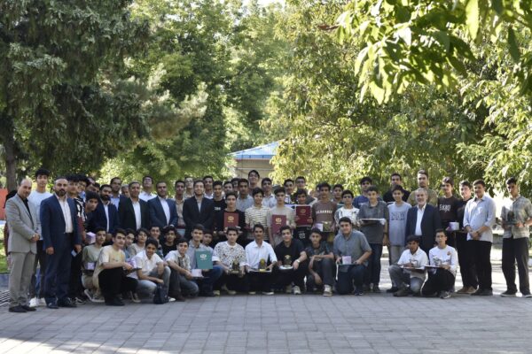 تجلیل از دانش‌آموزان برگزیده مدرسه لقمان مراغه