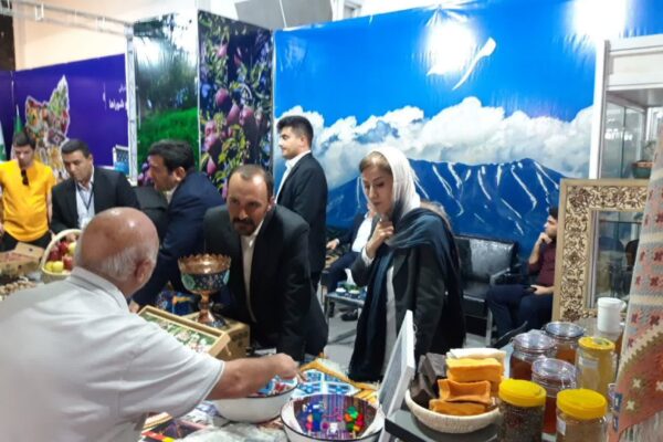 معرفی ظرفیت‌های کشاورزی و صنایع‌دستی مراغه در نمایشگاه ملی تهران